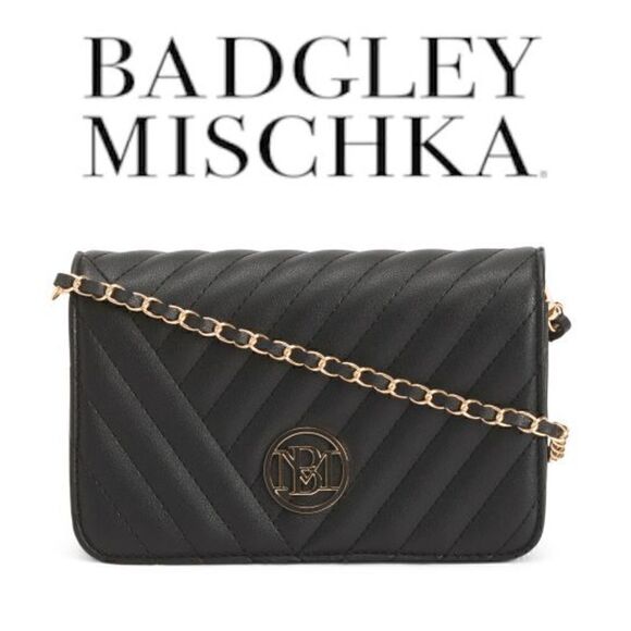 NWT BADGLEY MISCHKA Small Camera Crossbody Bag Black With Circle Logo MSRP$69 - Picture 1 of 15